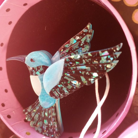 NIB 10th Birthday Hyacinth Hummingbird Erstwilder Brooch - Picture 7 of 9